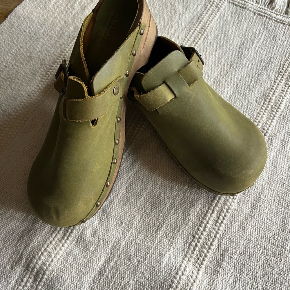 Sanita Olive Green Leather Wooden Clogs EU 41